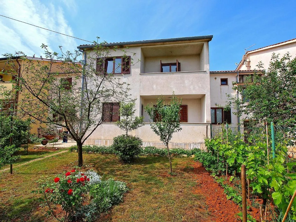Apartments With A Parking Space Valbandon, Fazana - 20706