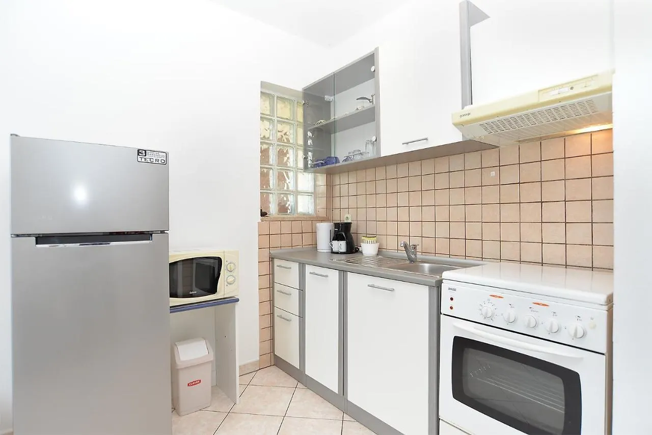 Apartments With A Parking Space Valbandon, Fazana - 20706