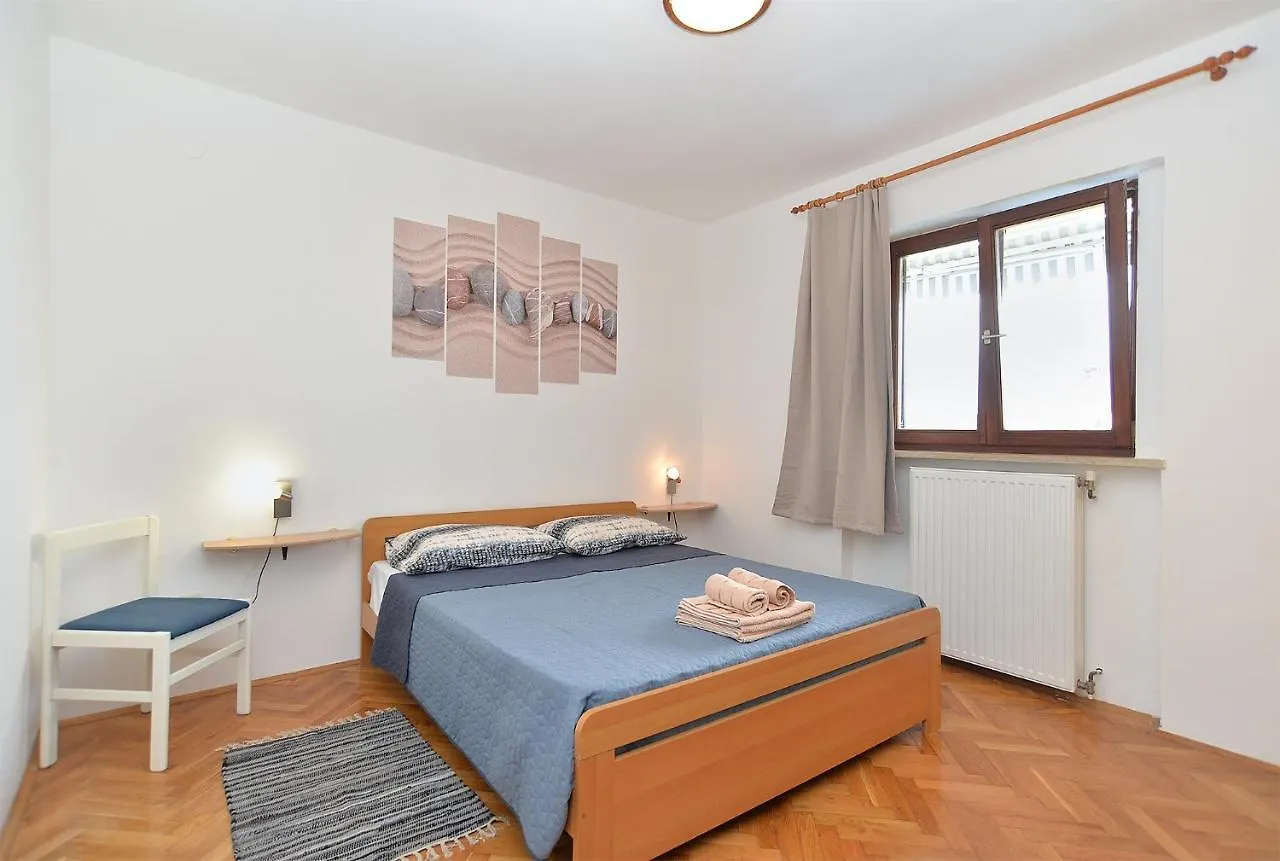 Apartments With A Parking Space Valbandon, Fazana - 20706