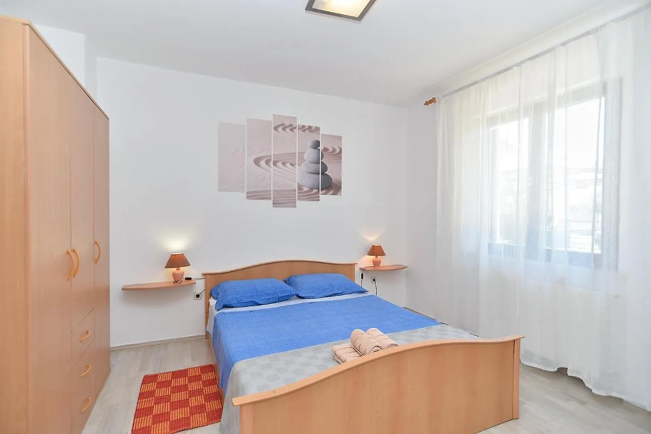 Apartments With A Parking Space Valbandon, Fazana - 20706