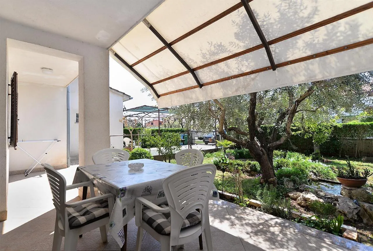 Apartments With A Parking Space Valbandon, Fazana - 20706